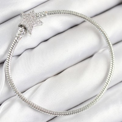 Pirinç Charm Zirkon Taşlı Yıldız Model Gümüş Renk Kadın Bileklik
