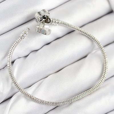 Pirinç Charm Zirkon Taşlı Yonca Model Gümüş Renk Kadın Bileklik