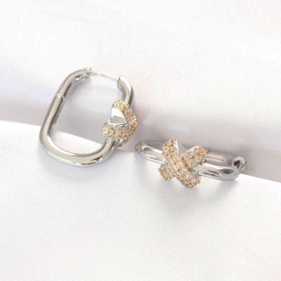 Pirinç Çift Renk Taşlı X Tasarımlı Dikdörtgen Küpe