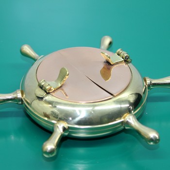 Pirinç Dümenli Kapaklı Küllük