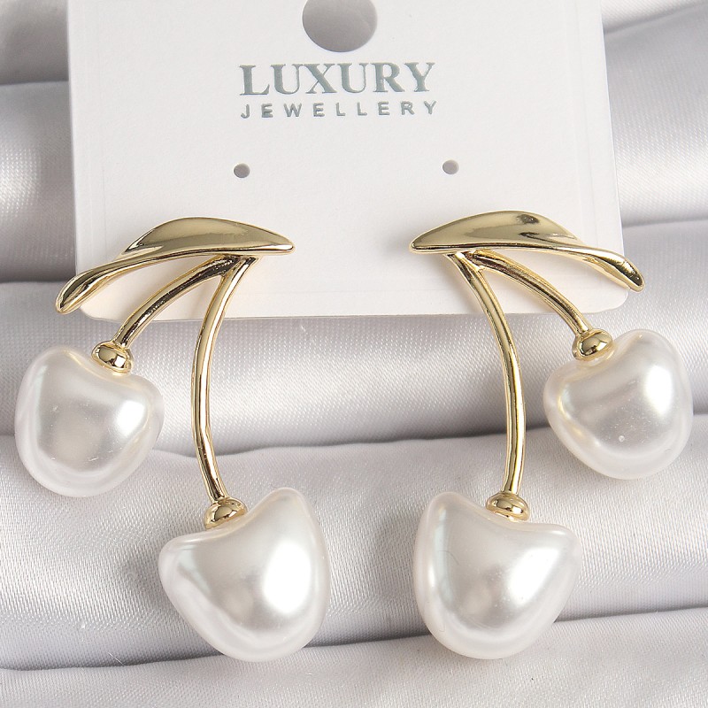 Pirinç Gold Renk Beyaz İnci Kiraz Model Kadın Küpe