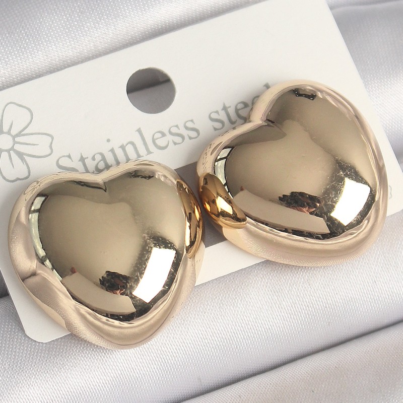 Pirinç Gold Renk Bombe Kalp Model Kadın Küpe