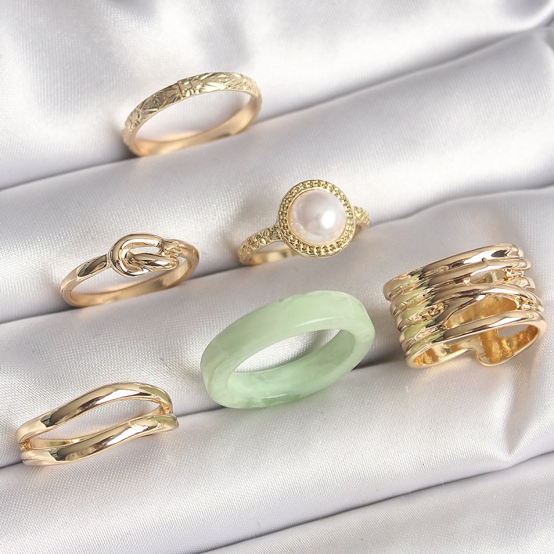 Pirinç Gold Renk Düğüm Model İncili İşlemeli Plaka Model 6'Lı Kadın Yüzük Seti