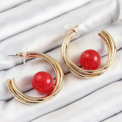 Pirinç Gold Renk Halka Model Kırmızı Boncuk Detay Kadın Küpe