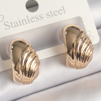 Pirinç Gold Renk İşleme Detaylı Yarım Halka Model Kadın Küpe