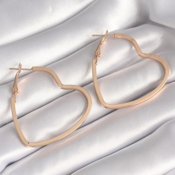 Pirinç Gold Renk Kalp Model Kadın Küpe