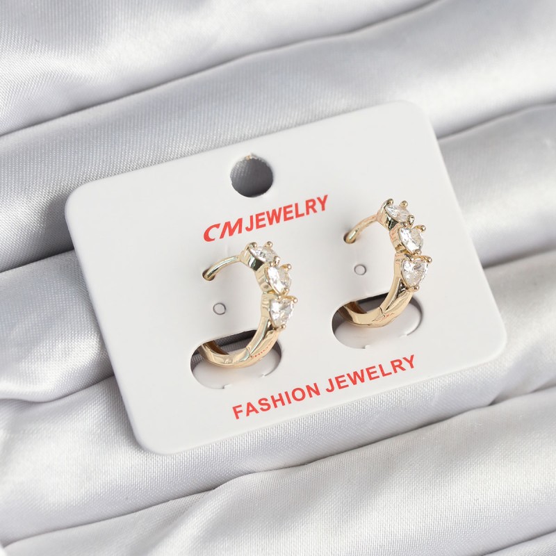 Pirinç Gold Renk Kalpli Zirkon Taşlı Kadın Küpe