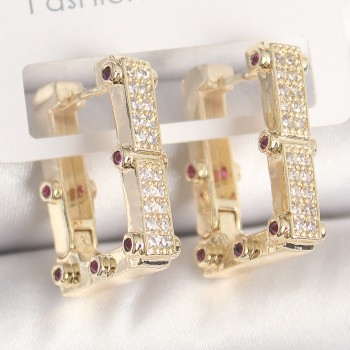 Pirinç Gold Renk Kare Zirkon Taşlı Kadın Küpe