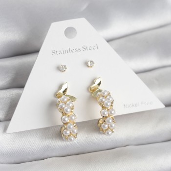 Pirinç Gold Renk Kelebek Detaylı Kadın Küpe Seti