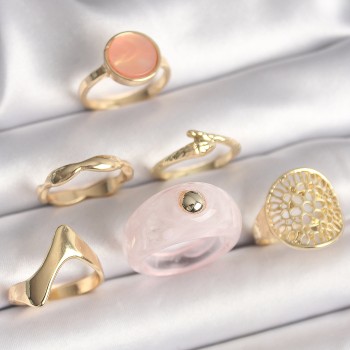 Pirinç Gold Renk Pembe Plastik Yüzük Model Daire Pembe Mine Yılan Detay 6'Lı Kadın Yüzük Seti