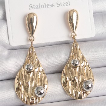 Pirinç Gold Renk Sallantı Damla Model Gümüş Top Detay Kadın Küpe