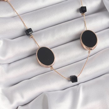 Pirinç Gold Renk Siyah Renk Oval Siyah Küp Detay Kadın Kolye