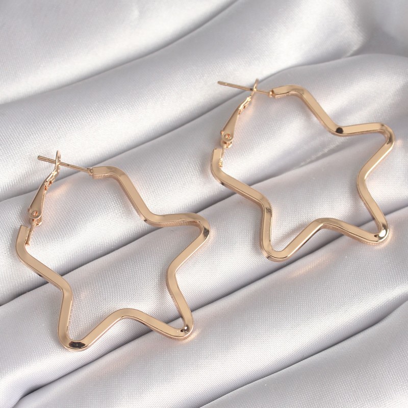 Pirinç Gold Renk Yıldız Model Kadın Küpe