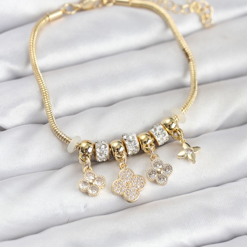 Pirinç Gold Renk Yonca Model Kadın Bileklik