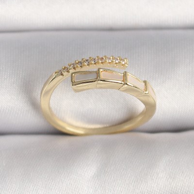 Pirinç Gold Renk Zirkon Taş Detaylı Yılan Model Ayarlanabilir Yüzük