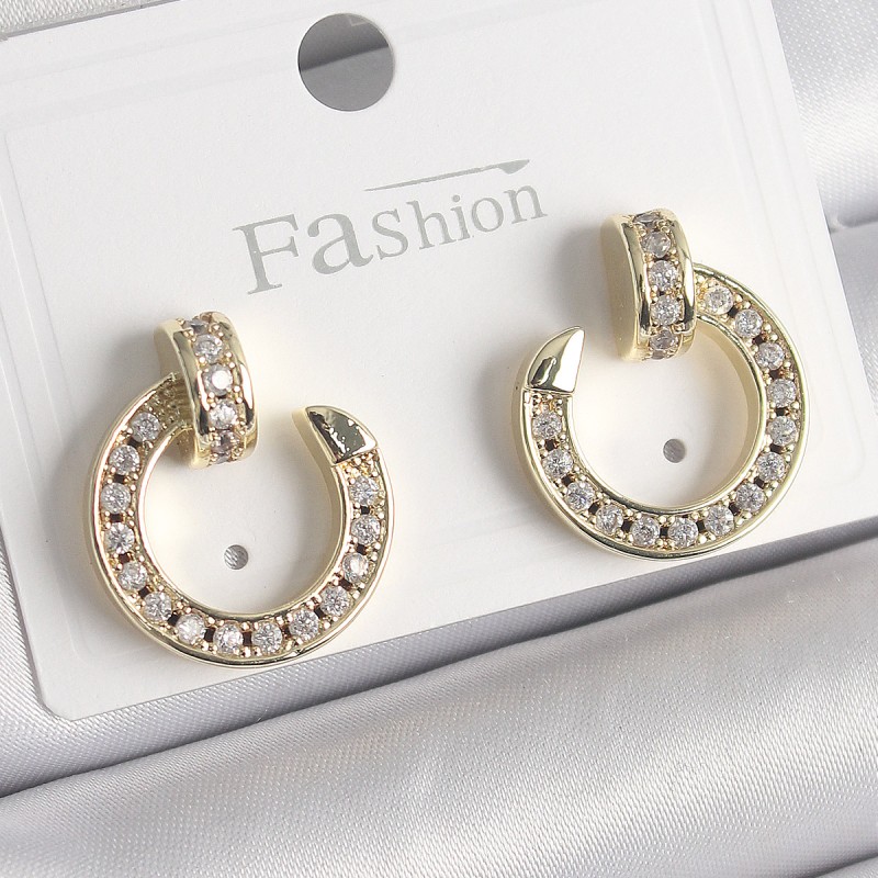 Pirinç Gold Renk Zirkon Taşlı Çivi Halka Model Kadın Küpe