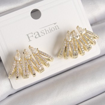 Pirinç Gold Renk Zirkon Taşlı Deniz Kabuğu Model Kadın Küpe