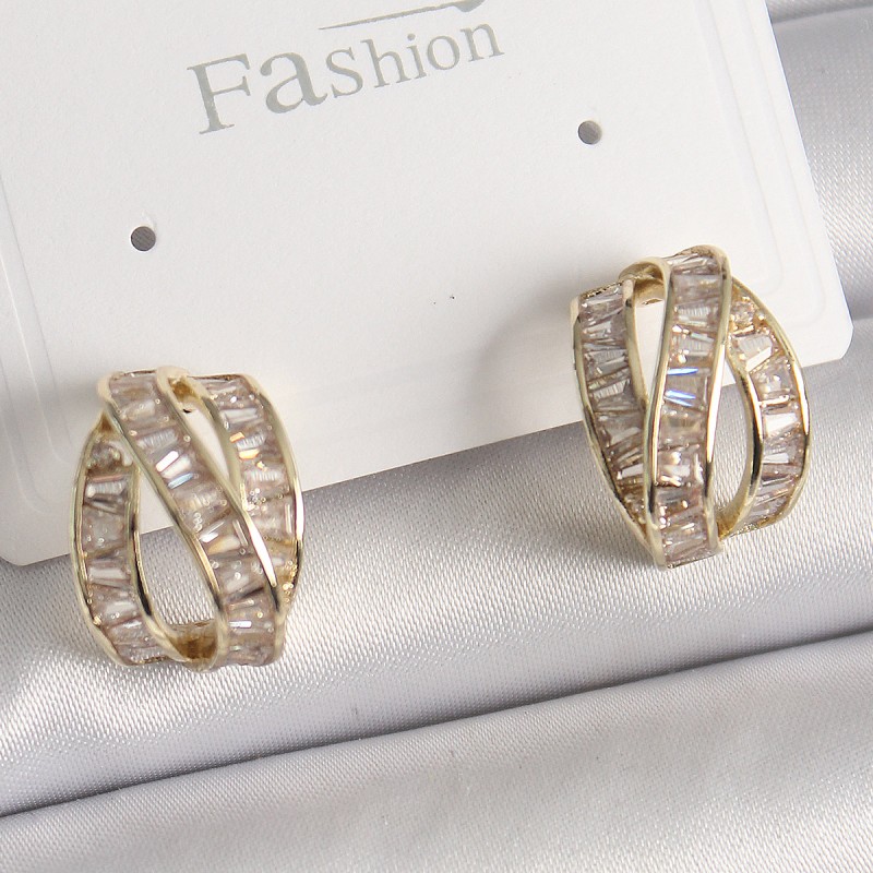 Pirinç Gold Renk Zirkon Taşlı Düğüm Halka Model Kadın Küpe