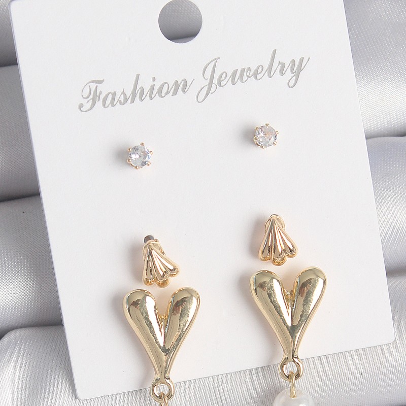 Pirinç Gold Renk Zirkon Taşlı İncili Sallantılı Kalp Model 3 Çift Kadın Küpe Seti