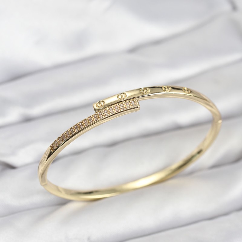 Pirinç Gold Renk Zirkon Taşlı Kadın Kelepçe Bileklik