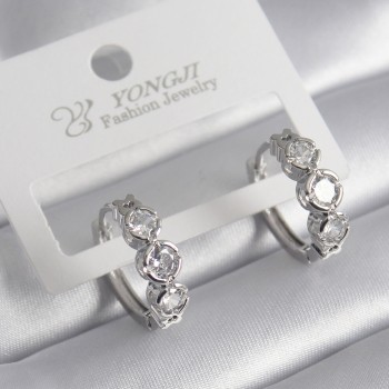 Pirinç Gold Renk Zirkon Taşlı Kalp Detay Kadın Küpe