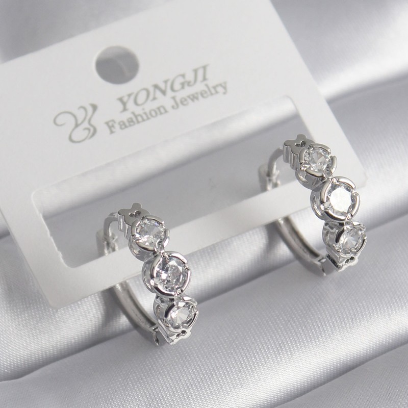 Pirinç Gold Renk Zirkon Taşlı Kalp Detay Kadın Küpe