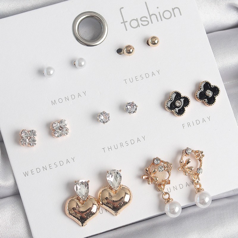 Pirinç Gold Renk Zirkon Taşlı Kalp Figür Siyah Yonca Detay 7 Çift Kadın Küpe Seti