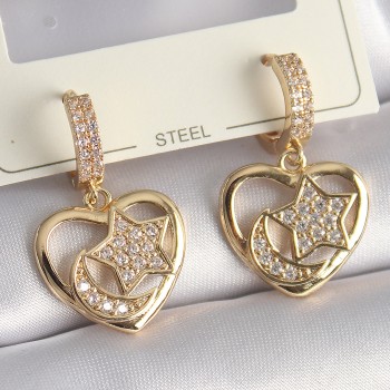 Pirinç Gold Renk Zirkon Taşlı Kalp Model Ay Yıldız İşleme Kadın Küpe