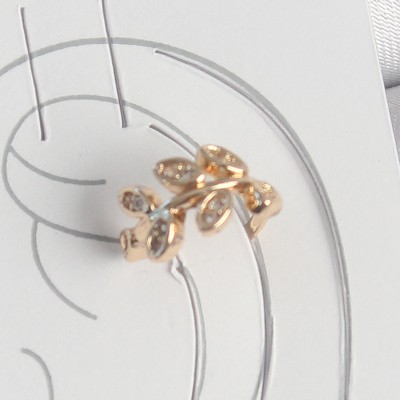 Pirinç Gold Renk Zirkon Taşlı Yaprak Model Kadın Kıkırdak Küpe