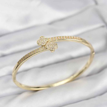 Pirinç Gold Renk Zirkon Taşlı Yonca Model Kadın Kelepçe Bileklik