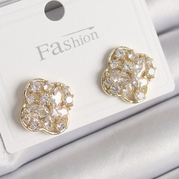 Pirinç Gold Renk Zirkon Taşlı Yonca Model Kadın Küpe