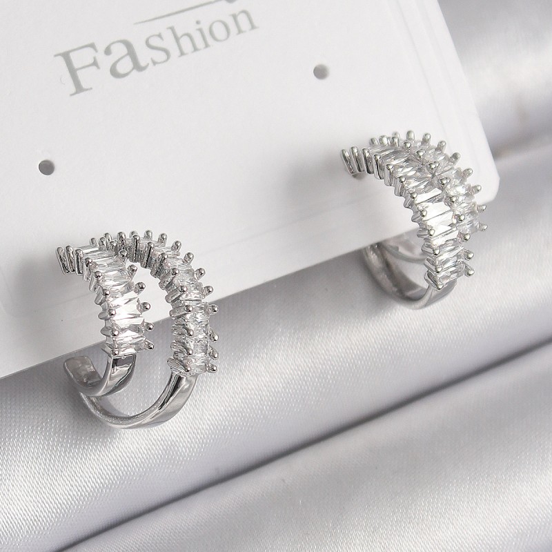 Pirinç Gümüş Renk 2'Li Zirkon Taşlı Halka Model Kadın Küpe