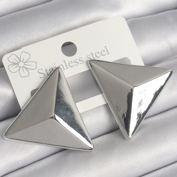 Pirinç Gümüş Renk 3D Üçgen Model Kadın Küpe