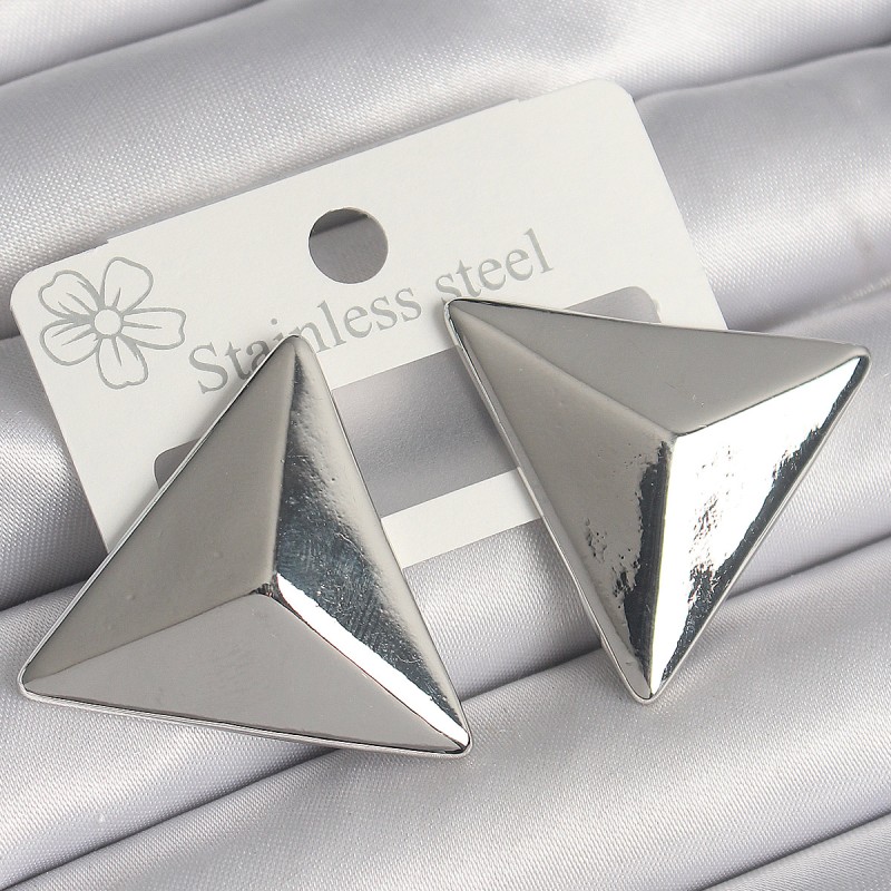 Pirinç Gümüş Renk 3D Üçgen Model Kadın Küpe