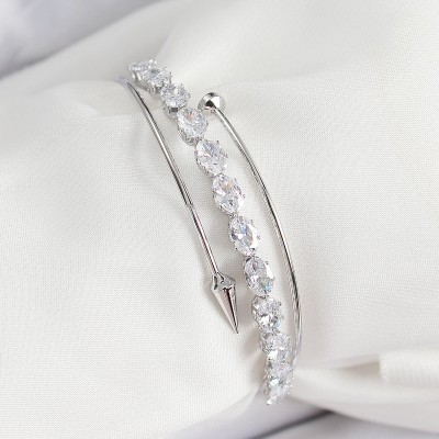 Pirinç Gümüş Renk Arpa Zirkon Taşlı Kadın Bileklik