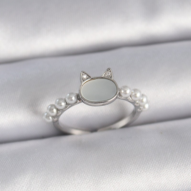 Pirinç Gümüş Renk Ayarlanabilir Beyaz Mineli Kedi Model İnci Detay Kadın Yüzük
