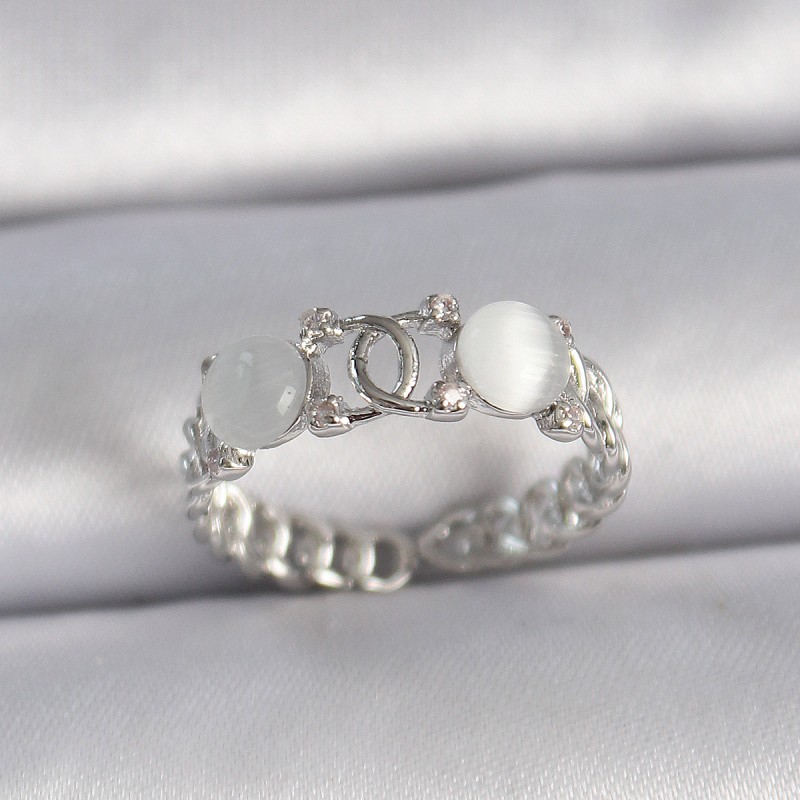 Pirinç Gümüş Renk Ayarlanabilir Zirkon Taşlı Beyaz Mineli Birleşik Halka Model Kadın Yüzük