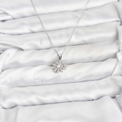 Pirinç Gümüş Renk Çiçek Model Kadın Kolye