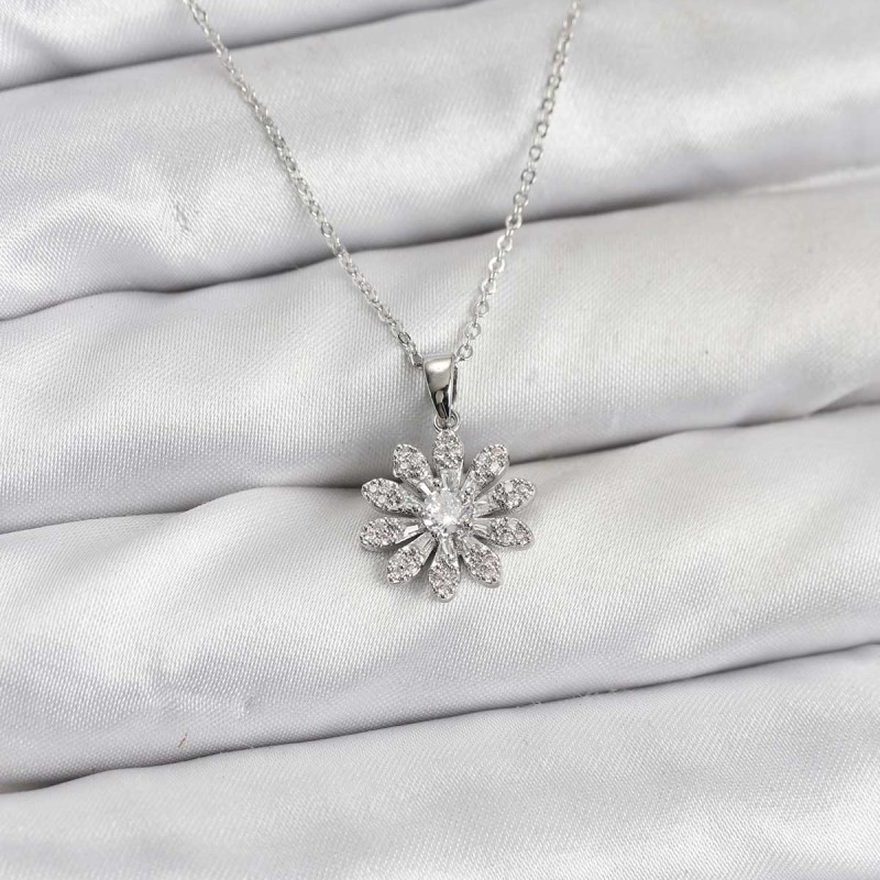 Pirinç Gümüş Renk Çiçek Model Kadın Kolye