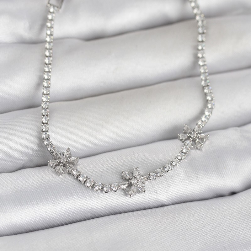 Pirinç Gümüş Renk Çiçek Model Zirkon Taşlı Su Yolu Kadın Bileklik