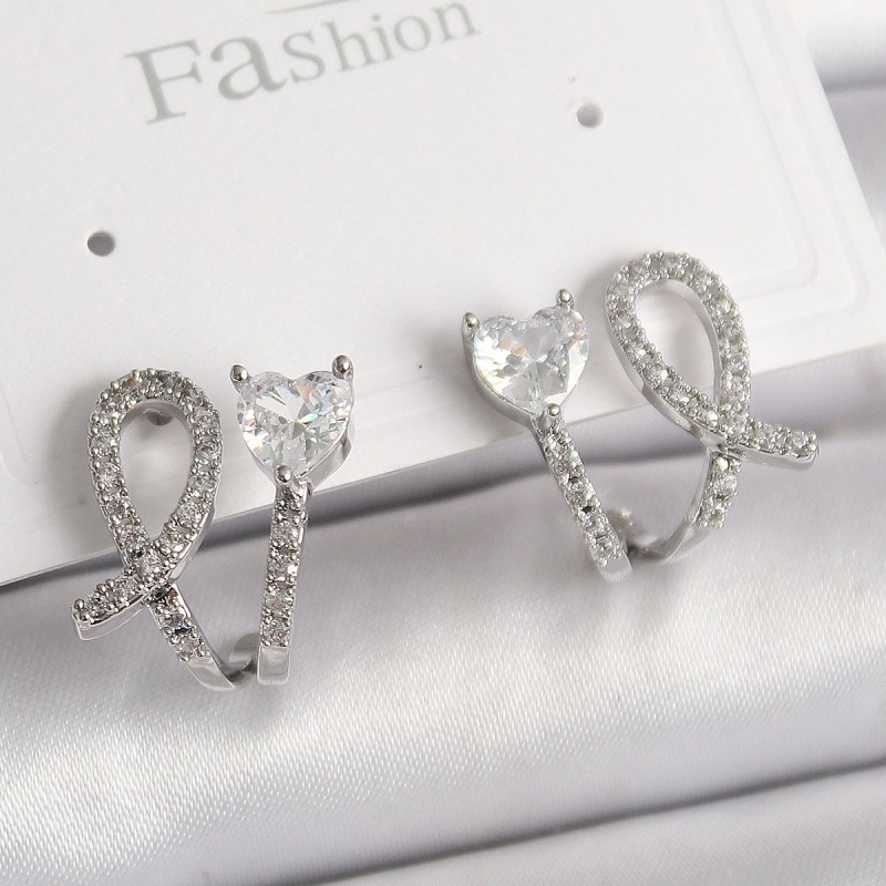 Pirinç Gümüş Renk Düğüm Model Zirkon Taşlı Kalp Detay Kadın Küpe