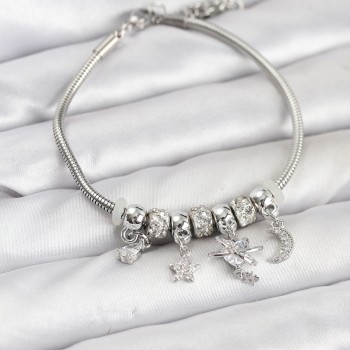 Pirinç Gümüş Renk Kalpli Model Charmlı Kadın Bileklik