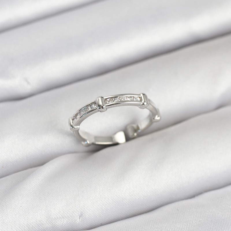 Pirinç Gümüş Renk Kemik Model Zirkon Taşlı Kadın Yüzük