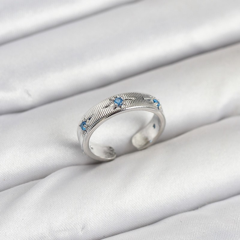 Pirinç Gümüş Renk Mavi Zirkon Taşlı Kutup Yıldızı Model Kadın Yüzük