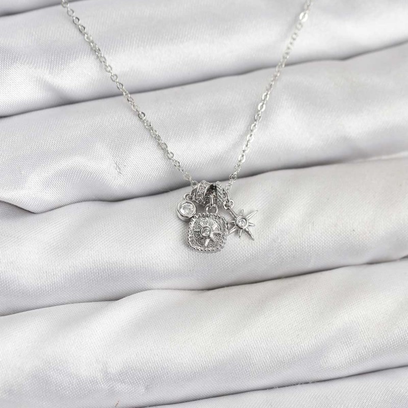 Pirinç Gümüş Renk Minimal Charmlı Kadın Kolye