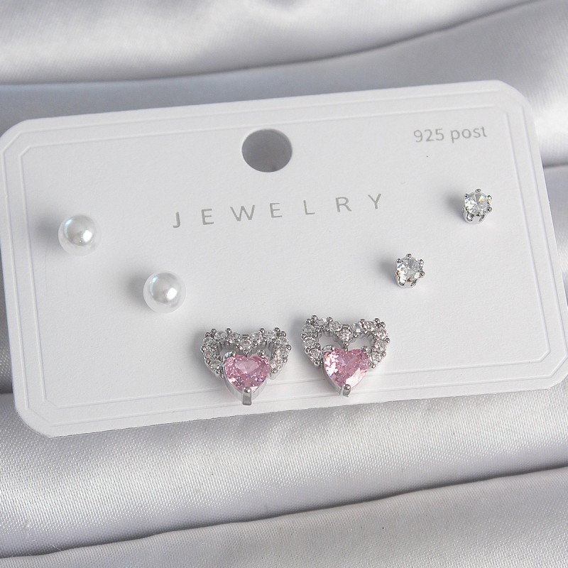 Pirinç Gümüş Renk Pembe Zirkon Taşlı Kalp Model İnci Detay 925 Ayar Gümüş Çivi Kadın Küpe Seti