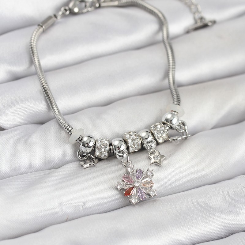 Pirinç Gümüş Renk Renkli Yıldız Charmlı Kadın Bileklik