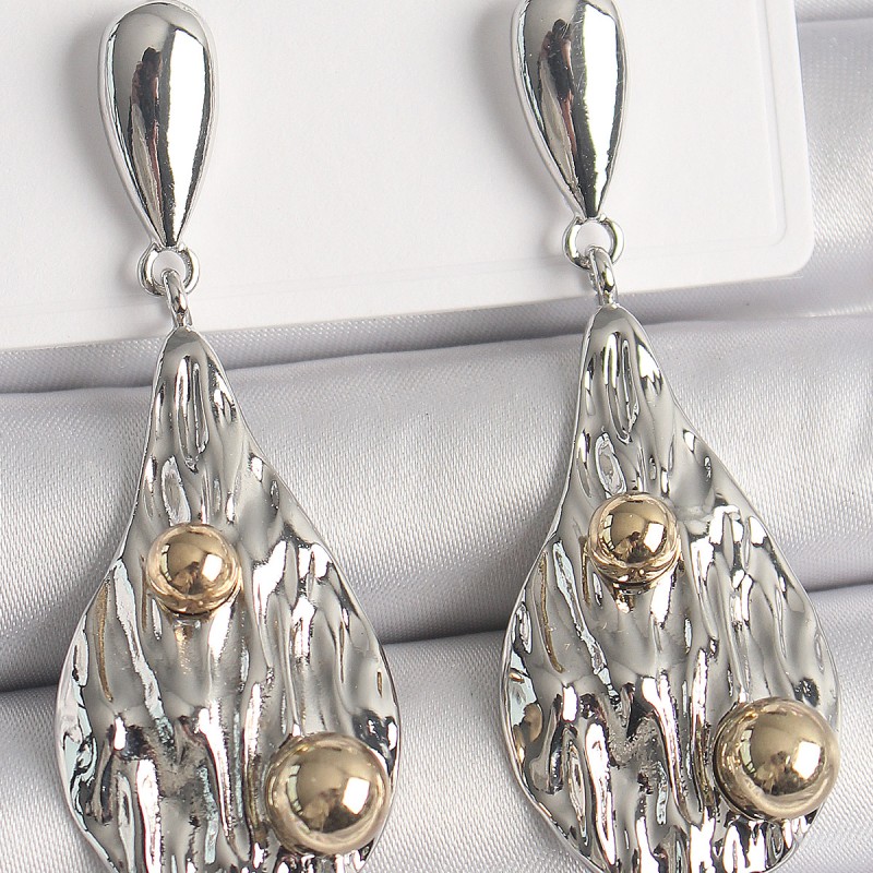 Pirinç Gümüş Renk Sallantı Damla Model Gold Topçuk Detay Kadın Küpe