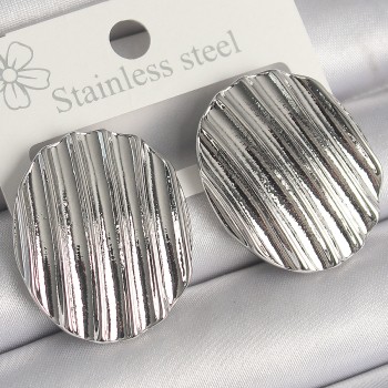 Pirinç Gümüş Renk Sallantı İşlemeli Daire Plaka Model Kadın Küpe