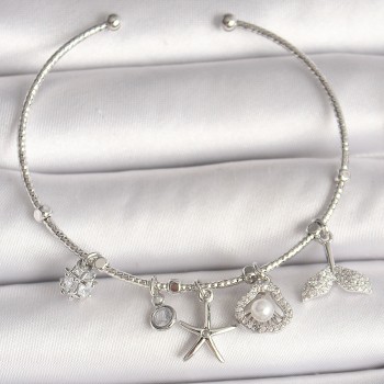 Pirinç Gümüş Renk Sallantı Zirkon Taşlı Deniz Yıldız Figür Balık Kuyruğu Detay Charm Kadın Bileklik